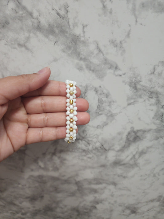 flowers bracelet (white and gold)