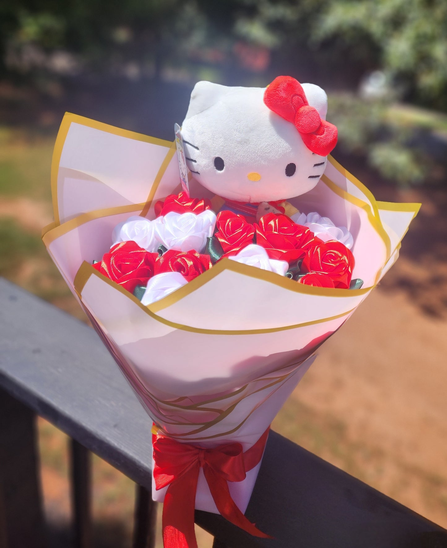 Sweet kitty eternal roses bouquet