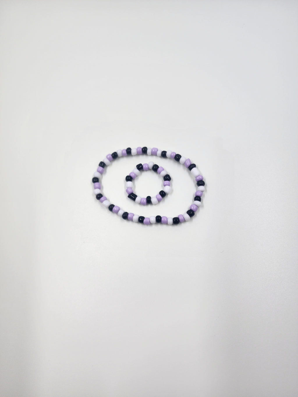 Mysterious Kuro bracelet beads