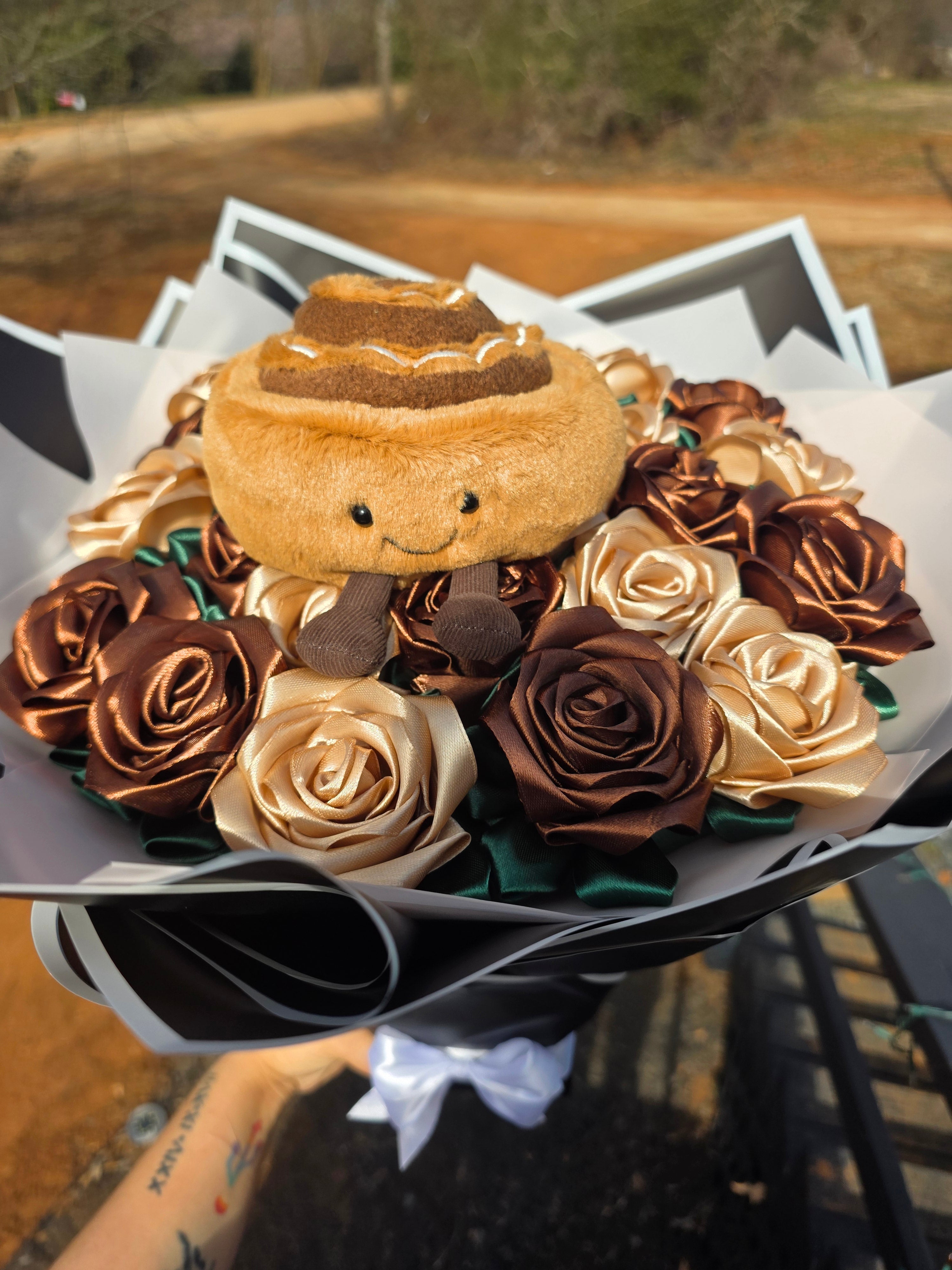 Cinnamon bun eternal flowers bouquet